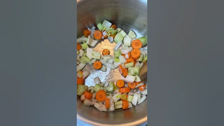 Mom & Dad taught me how to make the HEALTHIEST creamy soups without the heavy cream 🤯 #shorts - DayDayNews