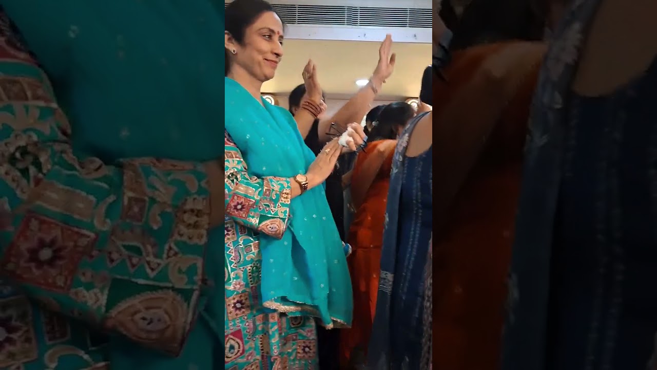 ब्राह्मण हो या बनिया हो या सरदार हो या जैन हो या अरोड़ा एक होकर सब शादी विवाह खुशियां मनाते हैं 