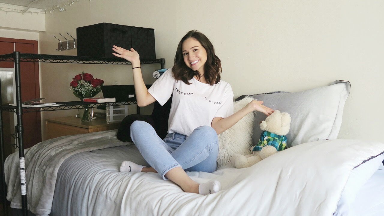 I MOVED OUT TO NYC! MOVING INTO MY DORM || August 20th, 2017 || ChickeeVlogs (BeautyChickee)