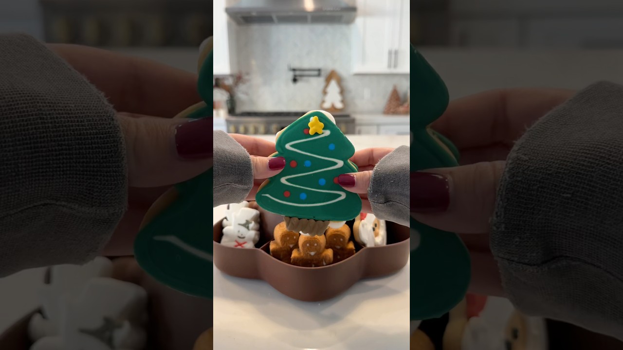 Christmas S’mores #christmas #christmascookies #smores #asmr #restock #satisfying #viral #short #fyp