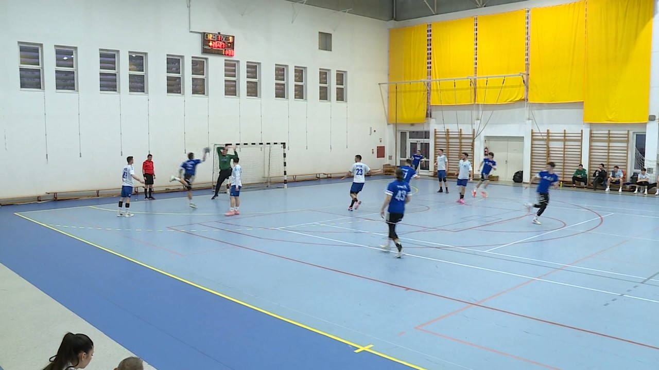 FELSŐHÁZBAN A KÉZILABDA CSAPAT