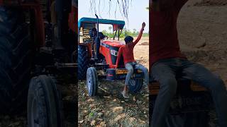 mitti loding Massey Ferguson tractor se