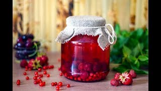 Компот из черешни, клубники и красной смородины Компот из черешни, клубники и красной смородины