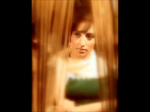 فستان من نوادر فيروز