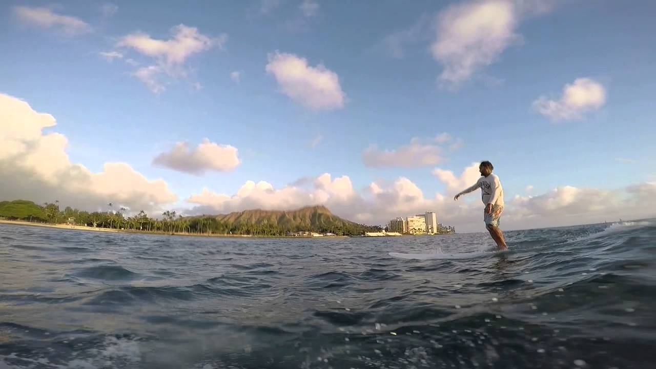 Kainoa McGee surfing Publics (Waikiki)