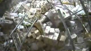 Geyse Arruda Dirigindo Empilhadeira