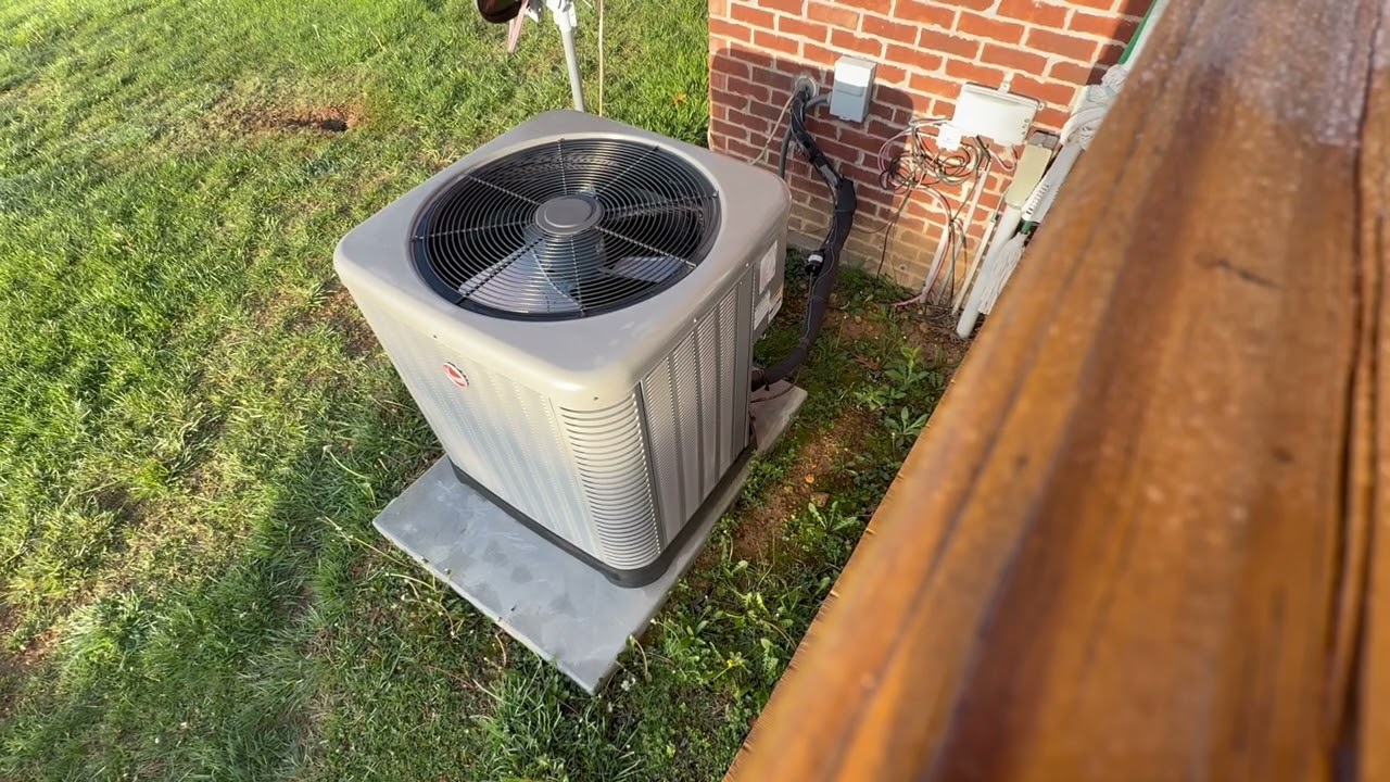 My Grandfather's 2022 Rheem Classic Series Heat Pump - Full Defrost Cycle (Steam Show)