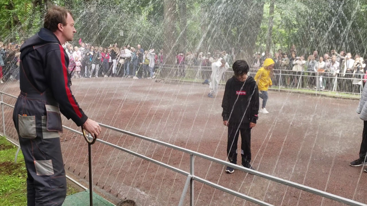 Fountain fun at Peterhof summer estate