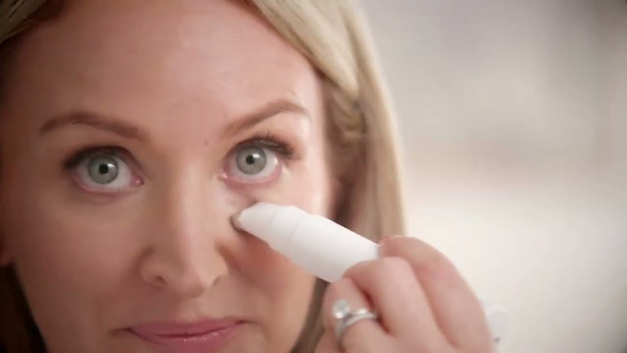How to use NuFACE FIX Line Smoothing Device | Cosmetify - YouTube
