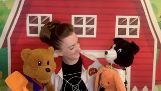 Awana Cubbies Puppet Show - AppleSeed Bear Hug 4