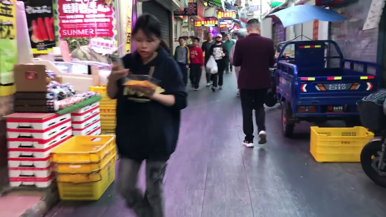 Exploring Shipai Village, Guangzhou – Authentic Street Life | 广州石牌村街头探索