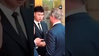 Secretario del Tesoro de EE.UU. es detenido brevemente en China por protocolo