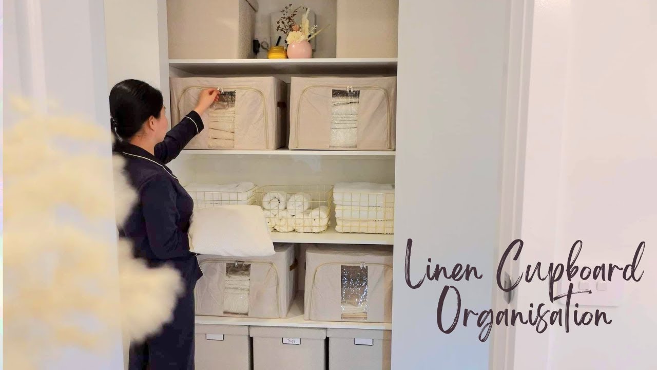HOW TO ORGANISE A LINEN CUPBOARD Easy Way To Fold A Fitted Sheet