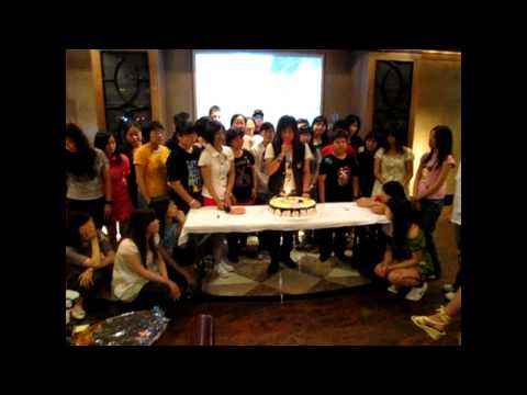 20090620 多多論壇家聚慶生會-賴銘偉。許願吹倒蠟燭