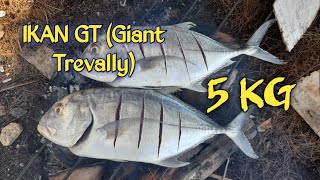 SERUUNYAA,,, !!! Bakar Ikan Di Pantai // Pulau Tengah Karimunjawa - Ikan GT (Giant Trevally Fish)
