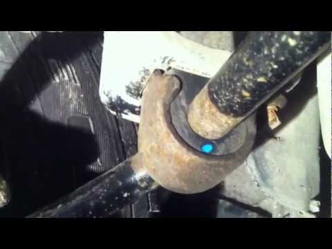 Работа втулки стабилизатора на а/м Subaru Forester SG5