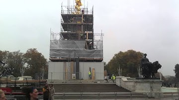 Scaffolding tear down at the Palace
