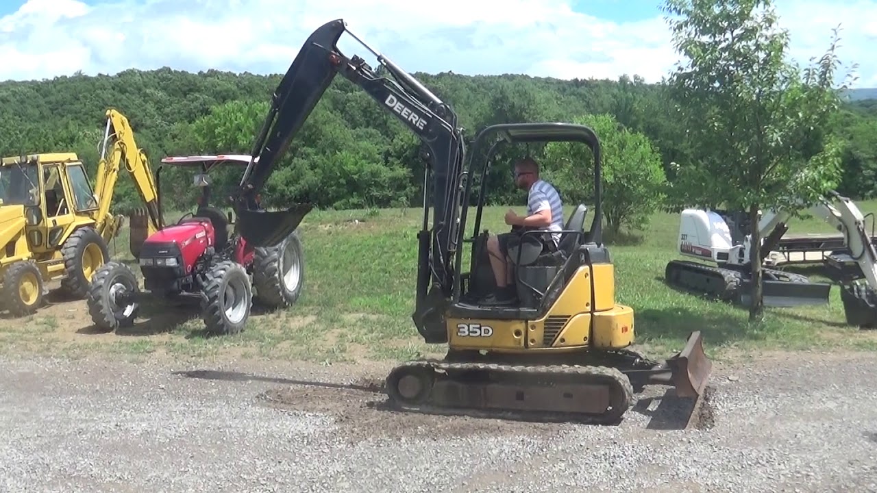 2010 John Deere 35D track excavator with bucket YouTube