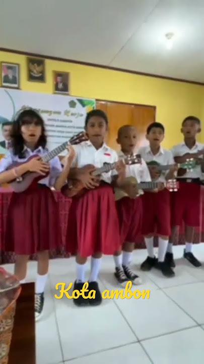 kreasi gitar Ukulele anak anak SD Desa seri #kotaambon #maluku #anak