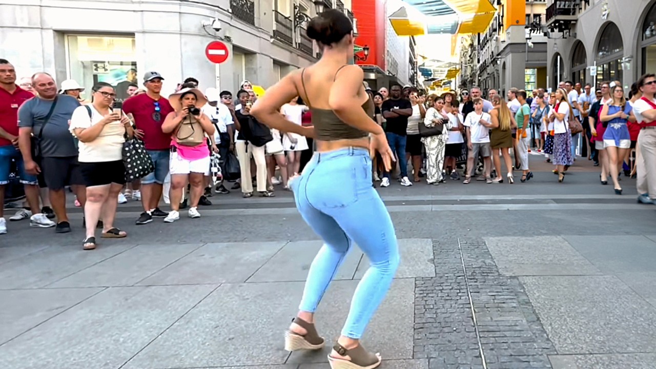 20 Incredible Street Performances Caught on Camera - YouTube