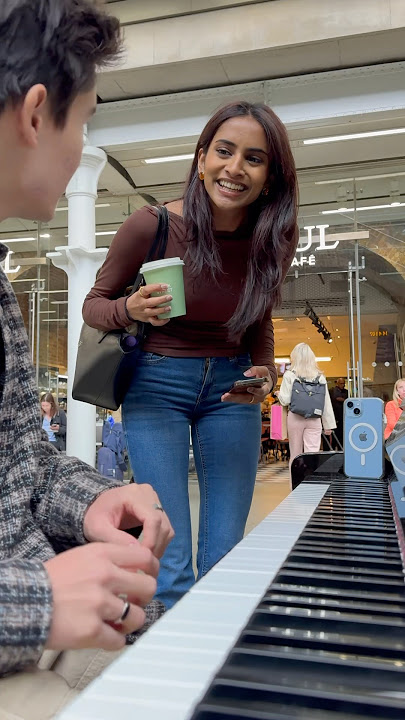 She made my day🥹❤️Wait for her reaction😳#vaseegara #minnale #bombayjayashri #tamilsong #tamil