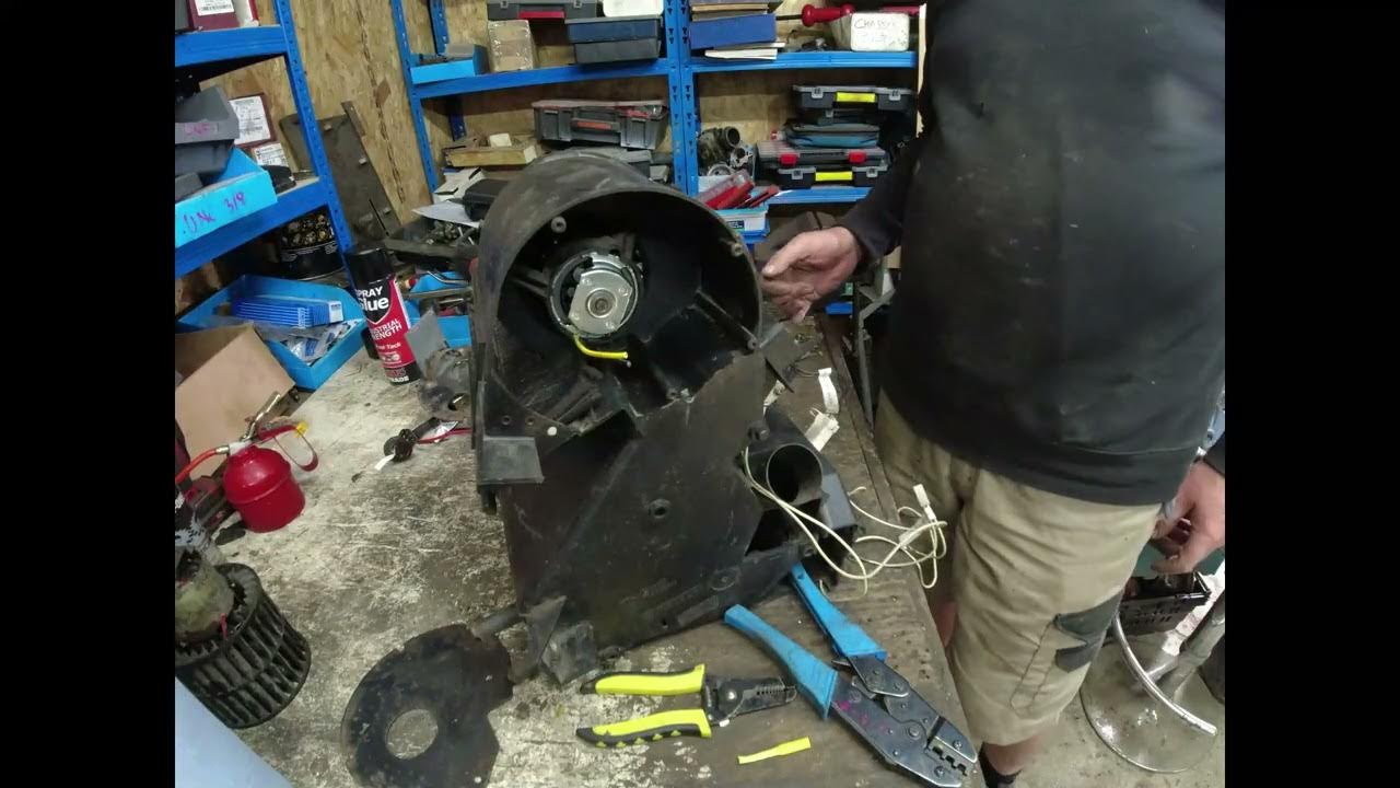 Range Rover Classic GALA Plastic heater box squealing motor repair