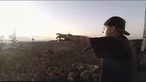 Thumbnail of Limp Bizkit performing Break stuff at Woodstock ‘99