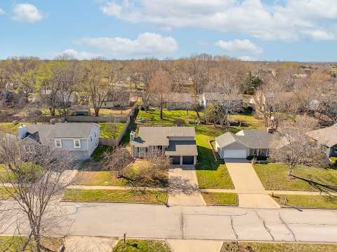 321 Cattleman Trail, Lawrence, KS home video tour