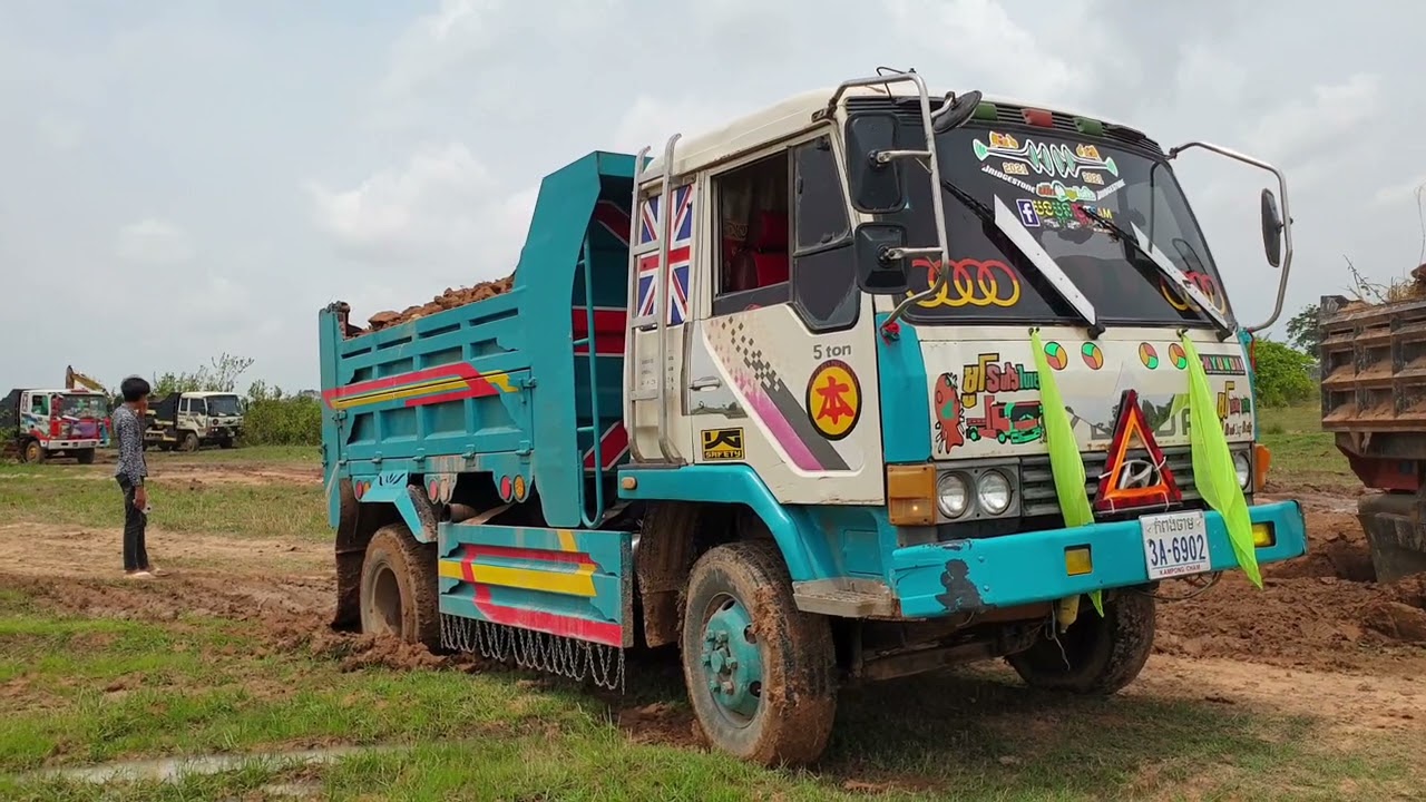 dump truck stuck deep in mud recovery | truk jungkit |  รถบรรทุก | ट्रक डम्प | 덤프 트럭 |ダンプトラック