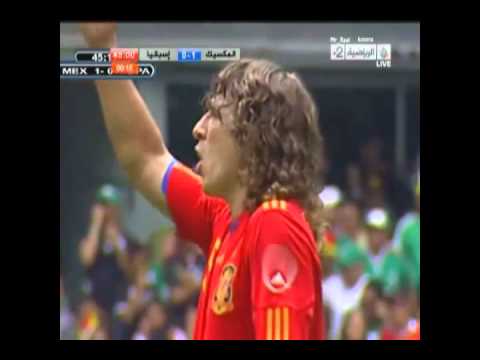Javier Hernandez vs Carles Puyol, Mexico 1-1 Spain