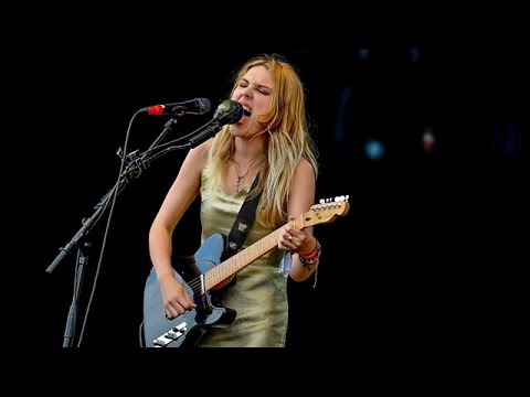 Wolf Alice Lisbon 90 Mile Beach Live At Glastonbury 2016 Hd 720p Youtube