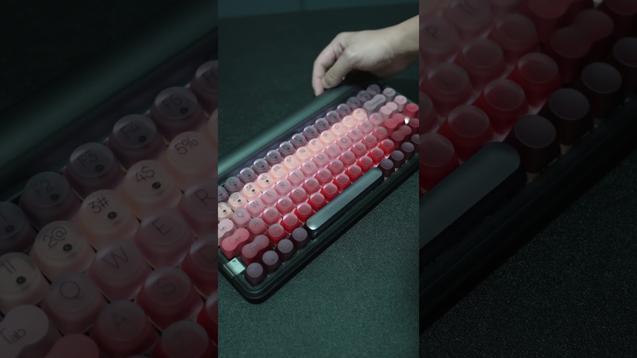Lipstick keyboard! If you are interested, just tag your partner! 