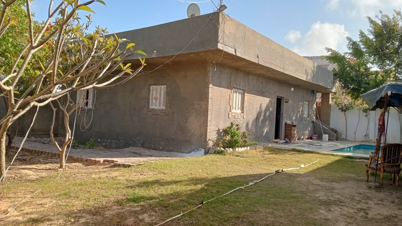 منزل على شكل فيلا للبيع مساحه 525متر للتواصل محمود للتسويق العقاري 01010150636