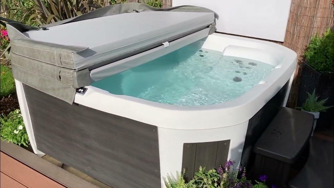 Happy Hot Tubs Happy 25 Lounge / Aquaterra Spas Brighton 25. Costco Hot