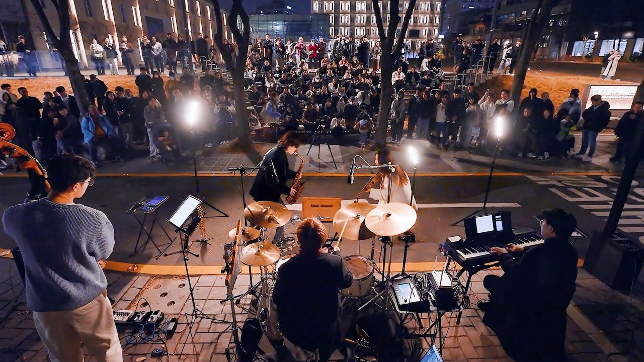 ”내사랑 내곁에“ 역대급 색소폰과 바이올린 라이브 ㄷㄷ (튠어라운드 서울공예박물관 앞 버스킹)