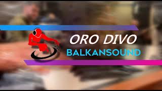 Video thumbnail of "ORO DIVO"