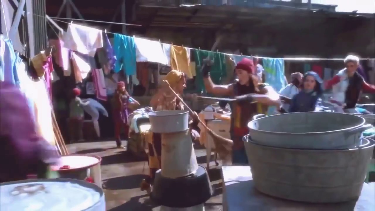 { Descendants / Monster }