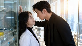 Betrayed by her best friend, Ghost Doctor returns to destroy the fake heiress