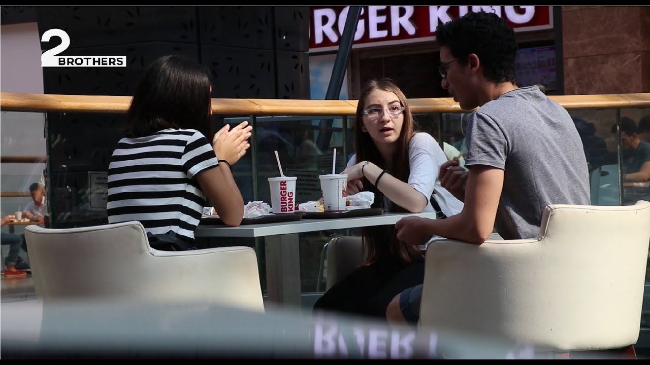 مقلب | الاكل من اكل الناس في تركيا - شاهد ردة فعل الأتراك