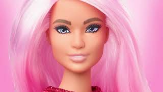 Boneca Barbie Fashionistas Plus Size Moderna Cabelo Rosa - Roupa Look  Fashion Vestido E Tênis - Doll Número 151 - Mattel no Shoptime