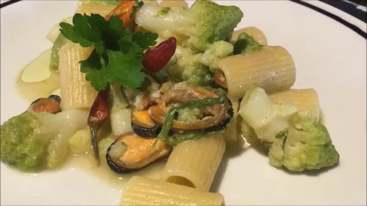 Mezze maniche con broccolo romano e cozze