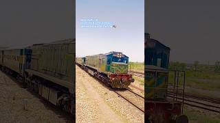 8226 HGMU-30 151UP SHAH LATIF EXPRESS ARRIVED AT KOTRI STATION 🎭