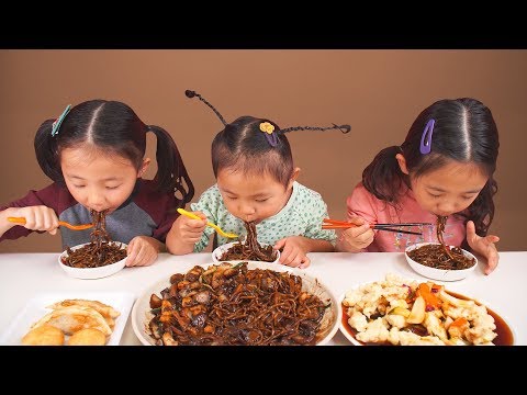 쟁반짜장, 탕수육, 군만두 JJAJANGMYEON BLACK BEAN NOODLES Real Sound Mukbang 리얼사운드 먹방 연TV (YOUNTV)