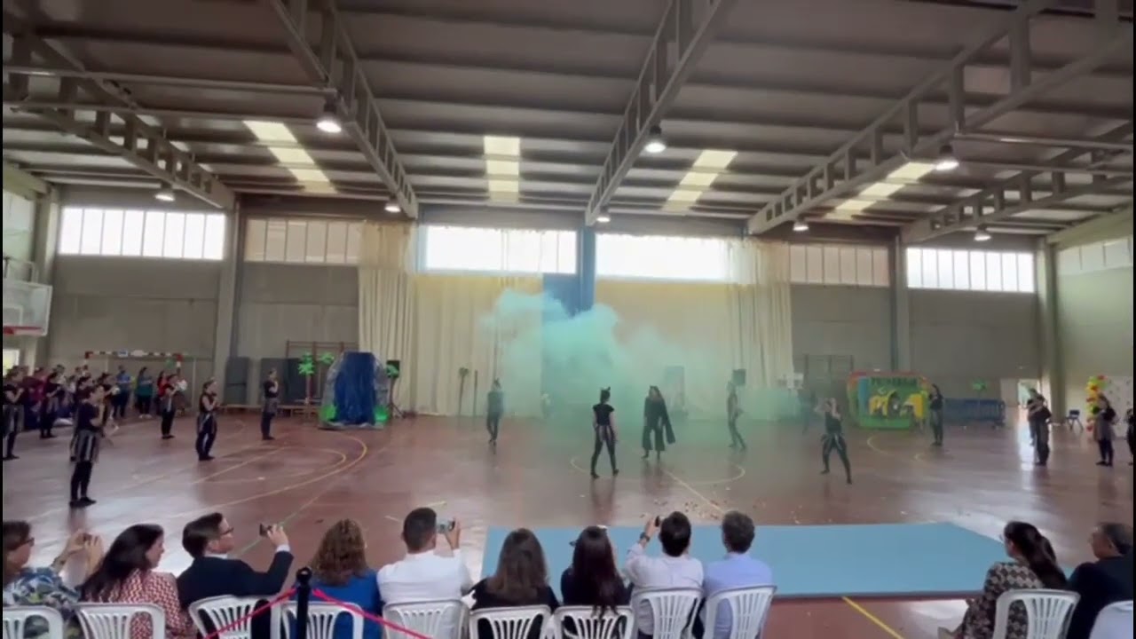 MUSICAL EL REY LEON Colegio Entreolivos 1BACH