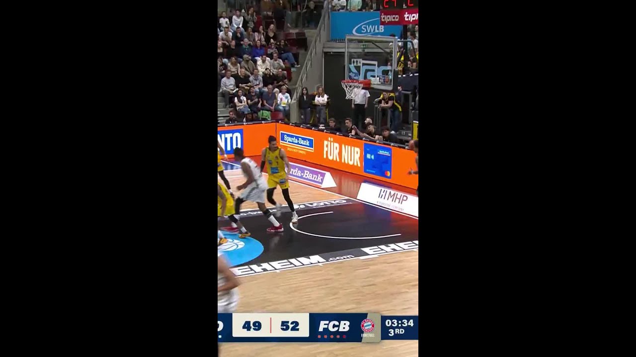 Elias Harris with a Spectacular 2 Pt vs. MHP RIESEN Ludwigsburg