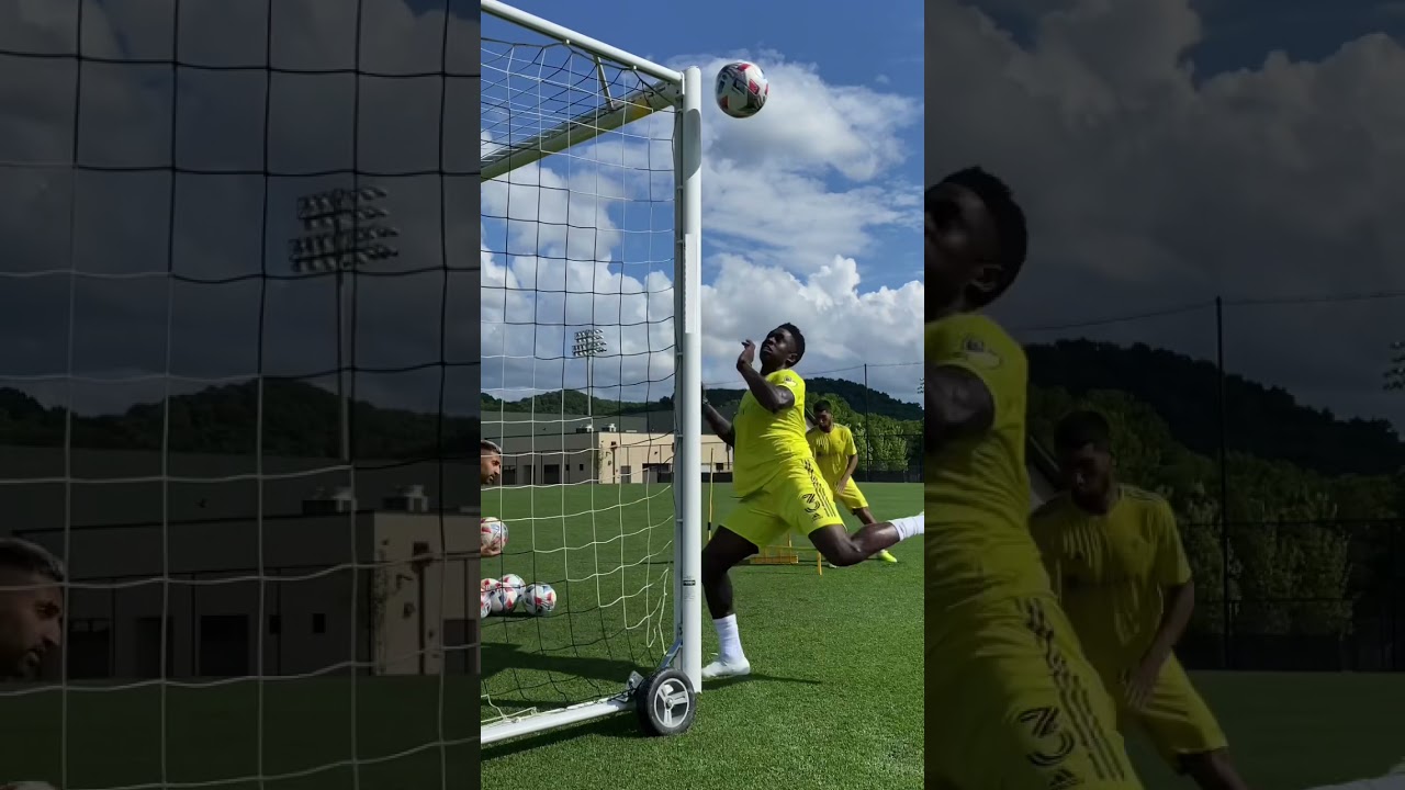 Header clearance drill with its pro defenders