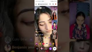 Beautiful Girl Without Makeup On Live Streaming