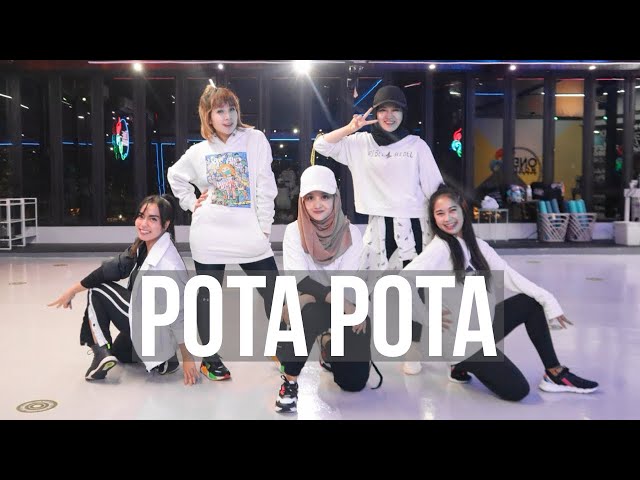 Les Copines Pota Pota (Trop Tard) Aya Nakamura TikTok Song Viral | Zumba Gampang | Linda Kayhz class=