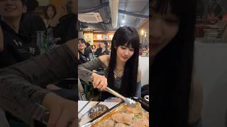 Hyerim \u0026 Hyunjin dance Supernova Aespa at the dinner party after busking #hyerim #artbeat