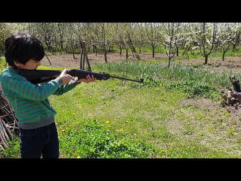 ნიკა სოფელში თოფს ისვრის( სუპერ დღეა დღეს)